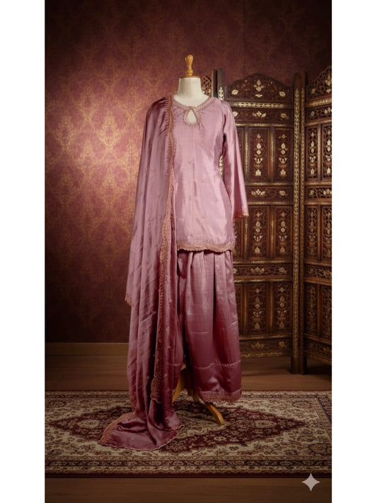 Hania Farshi Salwar Suit